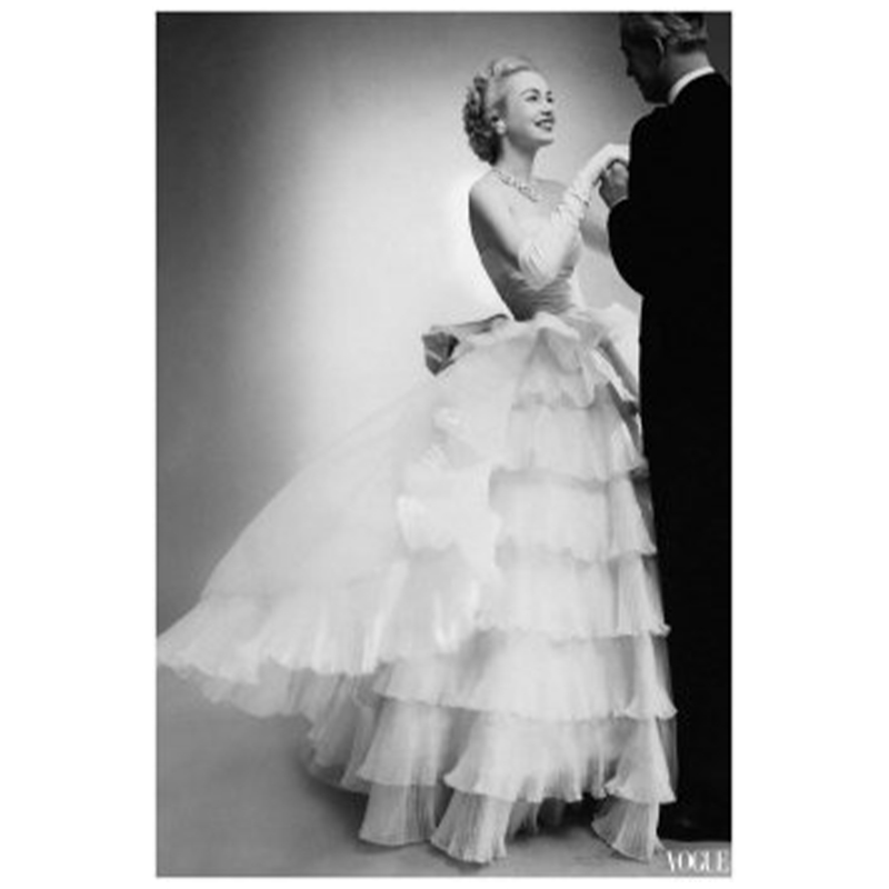 Постер Belle of the ball in Balenciaga Vogue 1951 Постер Belle of the ball in Balenciaga Vogue 1951 в Тюмени | Loft Concept