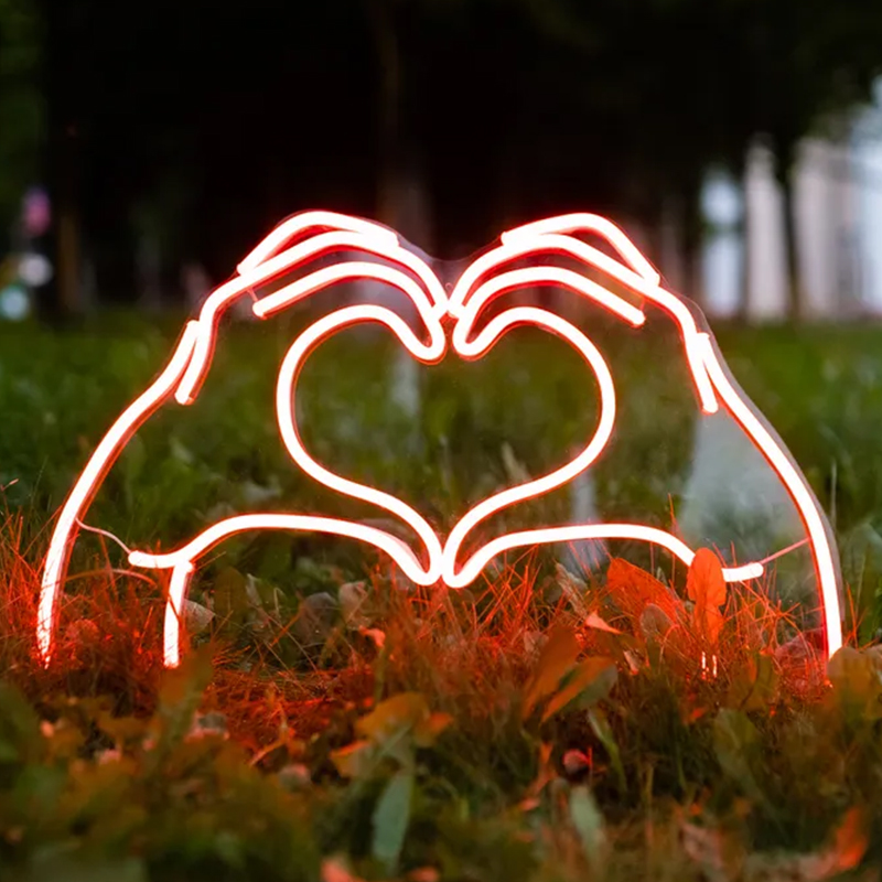Неоновая лампа Heart Hands Neon Lamp Красный Прозрачный Неоновая лампа Heart Hands Neon Lamp Красный Прозрачный в Тюмени | Loft Concept