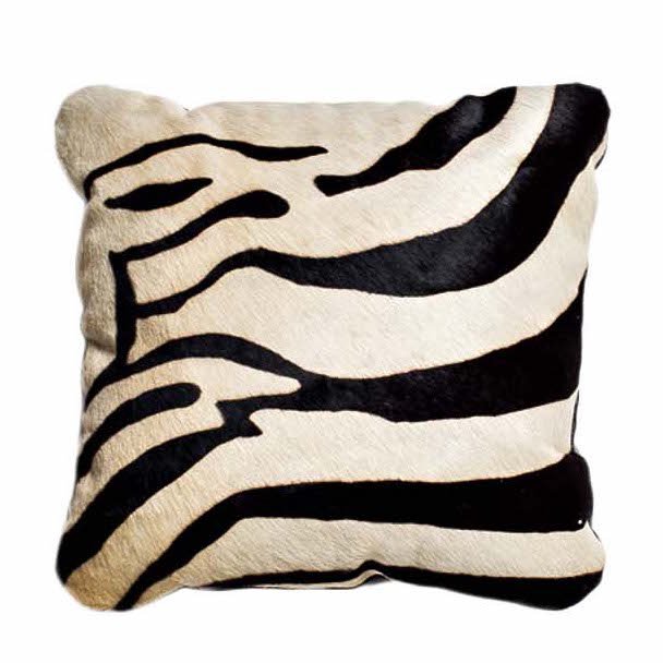 Подушка меховая Zebra Белый Черный Подушка меховая Zebra Белый Черный в Тюмени | Loft Concept