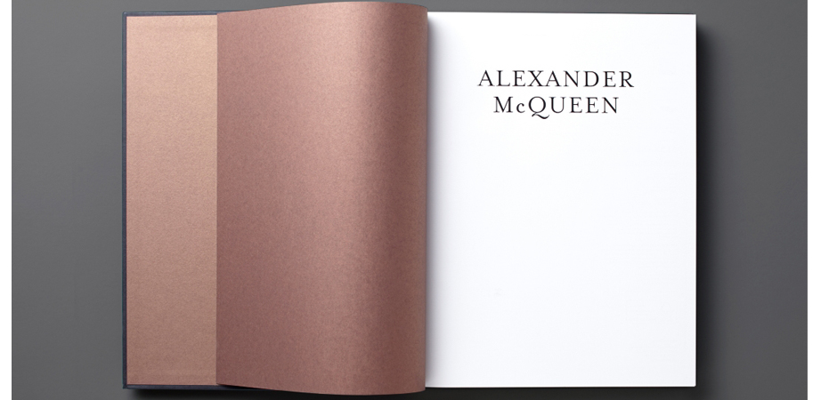 Книга ALEXANDER MCQUEEN book - фото №1