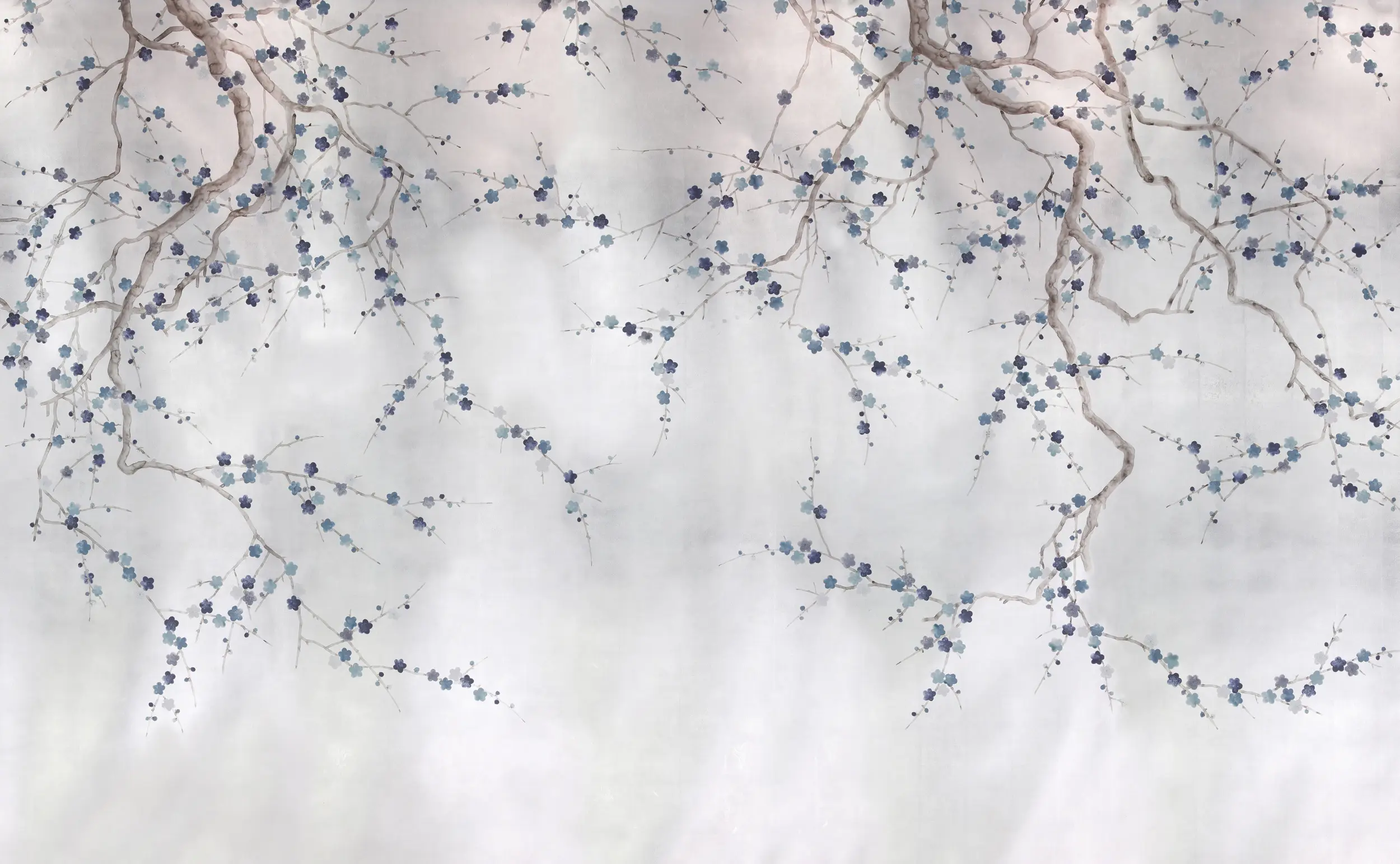 Обои ручная роспись Plum Blossom Inky Hokusai on Sterling Silver gilded silk Обои ручная роспись Plum Blossom Inky Hokusai on Sterling Silver gilded silk - постер Loft-Concept в Тюмени