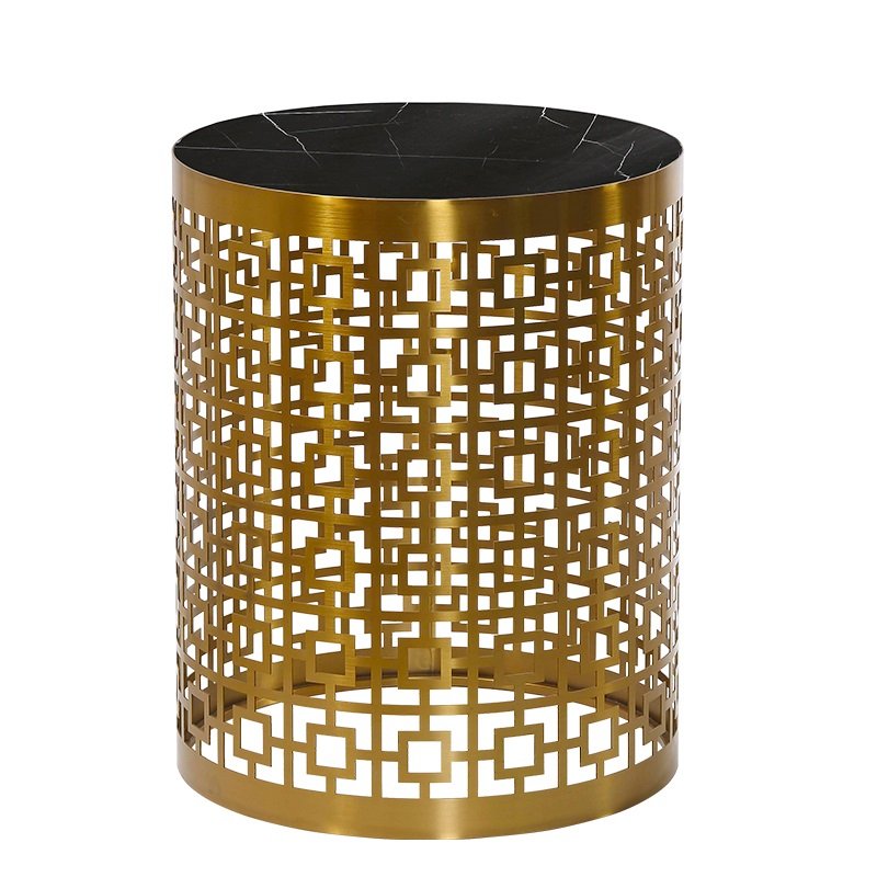 Приставной стол Artesia Side Table Table Black Глянцевое золото Черный Приставной стол Artesia Side Table Table Black Глянцевое золото Черный в Тюмени | Loft Concept
