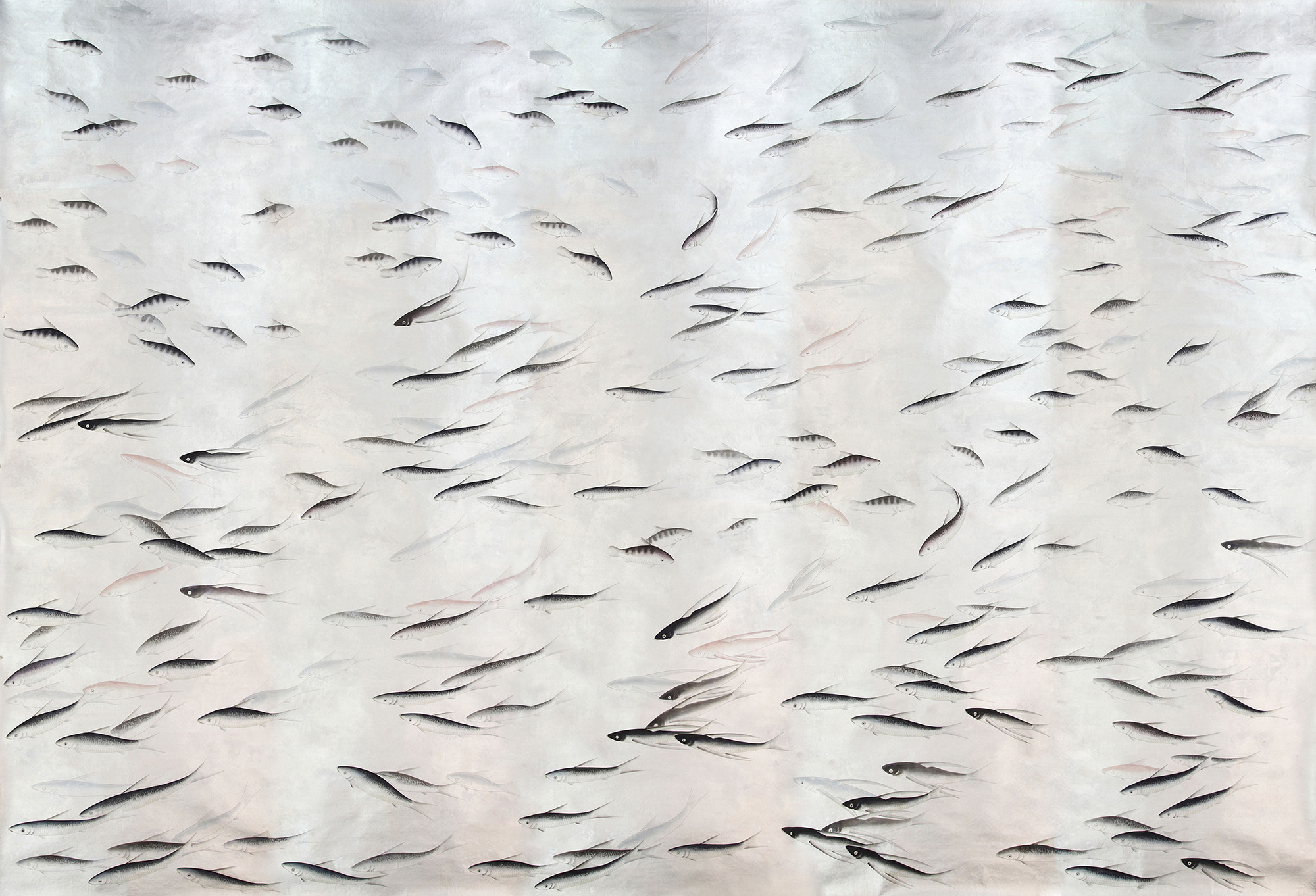 Обои ручная роспись Fishes Blue Pearl on Tarnished Silver gilded silk with pearlescent antiquing Обои ручная роспись Fishes Blue Pearl on Tarnished Silver gilded silk with pearlescent antiquing - постер Loft-Concept в Тюмени