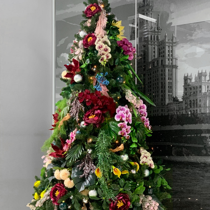 Ель Дизайнерская украшенная тропическими Цветами Christmas tree Tropical Flowers Красный Розовый Зеленый Желтый в Тюмени | Loft Concept 