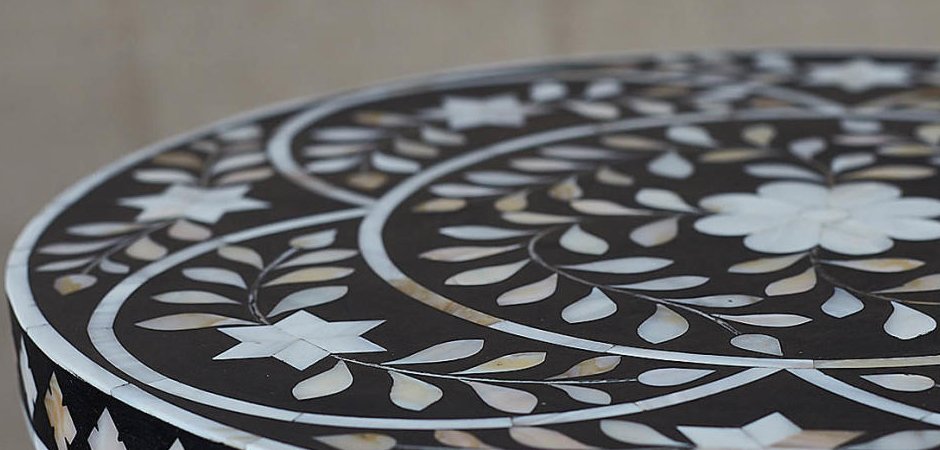 Приставной столик Inlaid Bone Flowers Приставной столик Inlaid Bone Flowers - Loft-Concept в Тюмени