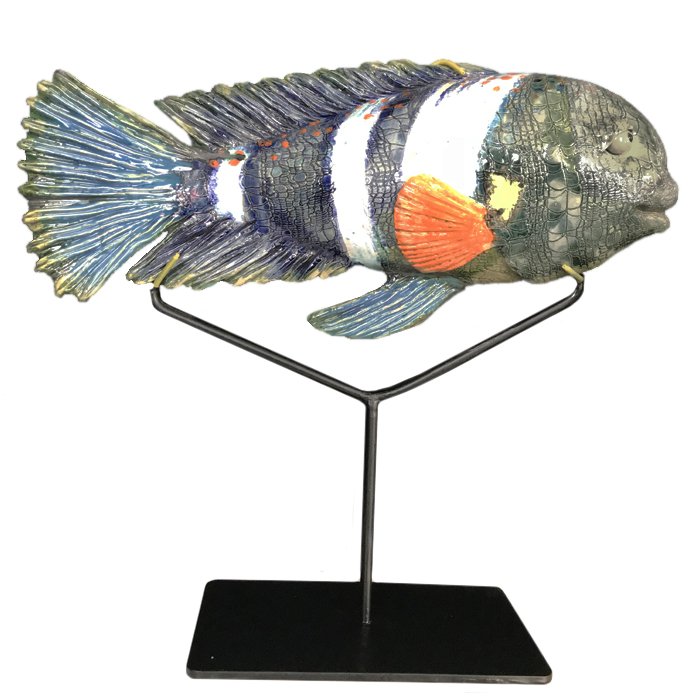 Статуэтка на подставке Orange Spot Fish Серый Черный Белый Статуэтка на подставке Orange Spot Fish Серый Черный Белый в Тюмени | Loft Concept