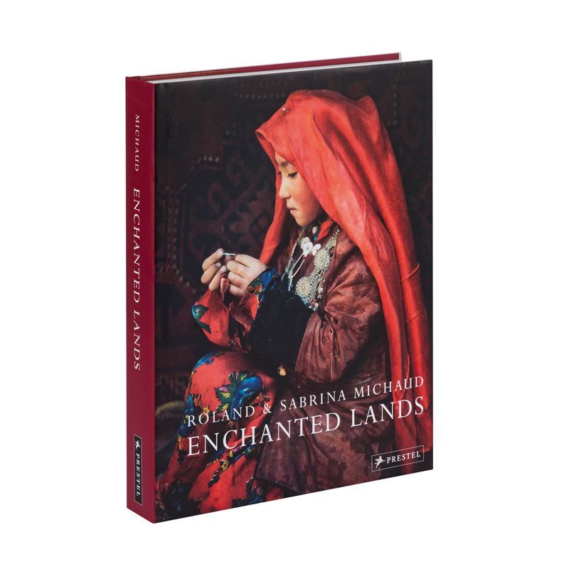 Книга ROLAND & SABRINA MICHAUD: ENCHANTED LANDS Книга ROLAND & SABRINA MICHAUD: ENCHANTED LANDS в Тюмени | Loft Concept