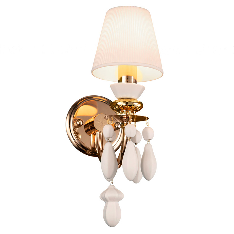 Бра с декором в виде белых подвесок круглой и овальной формы Annette Wall Lamp Золотой Белый Бра с декором в виде белых подвесок круглой и овальной формы Annette Wall Lamp Золотой Белый в Тюмени | Loft Concept