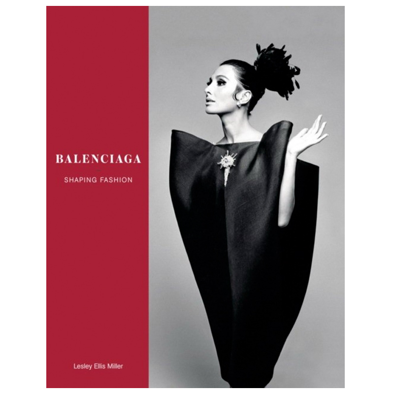 Balenciaga: Shaping Fashion Balenciaga: Shaping Fashion в Тюмени | Loft Concept
