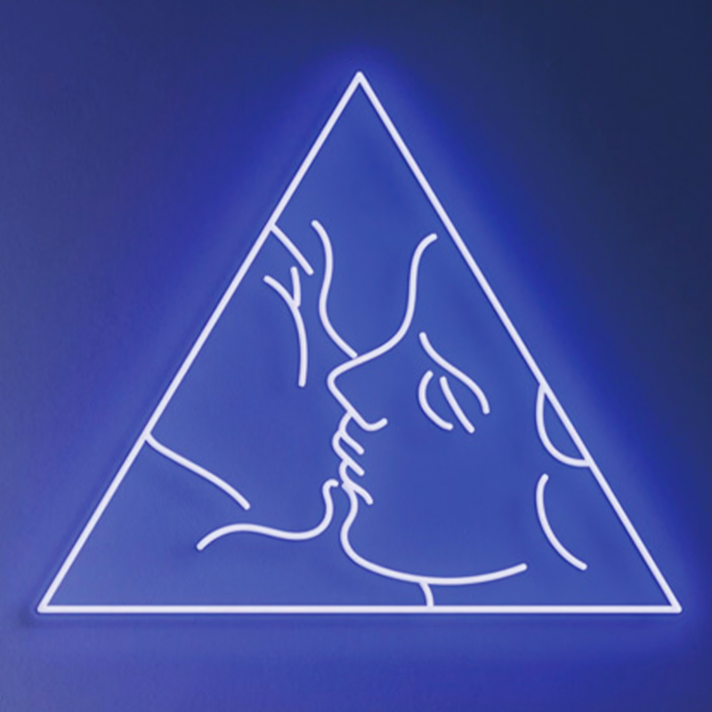 Неоновая настенная лампа Kiss Neon Wall Lamp Синий Синий Неоновая настенная лампа Kiss Neon Wall Lamp Синий Синий в Тюмени | Loft Concept