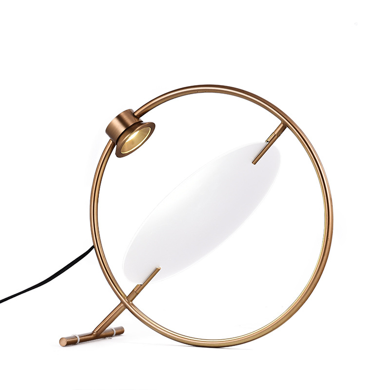 Настольная лампа Gaspar Table Lamp Золотой Белый Настольная лампа Gaspar Table Lamp Золотой Белый в Тюмени | Loft Concept