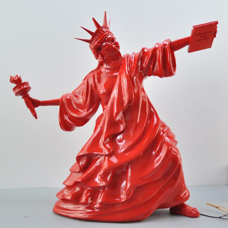 Статуэтка Freedom Riot Red Красный Статуэтка Freedom Riot Red Красный в Тюмени | Loft Concept