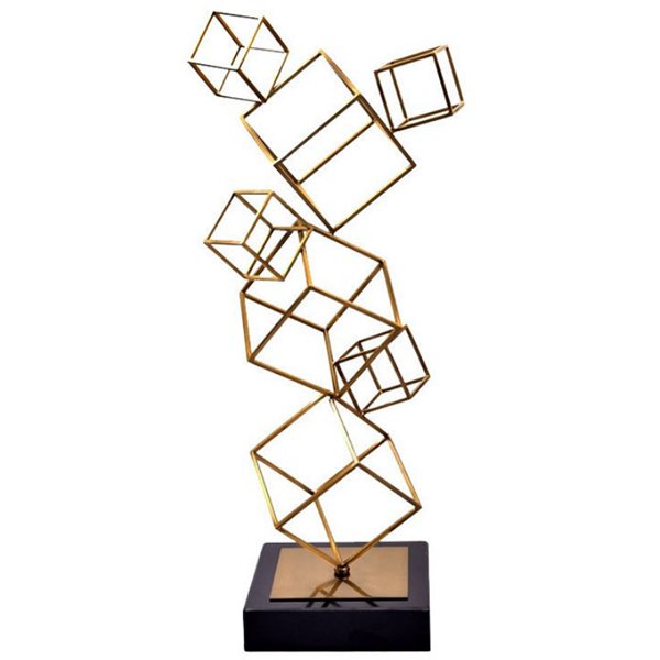 Статуэтка Cube Balance Stat gold Черный Глянцевое золото Статуэтка Cube Balance Stat gold Черный Глянцевое золото в Тюмени | Loft Concept
