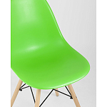 Пластиковый стул на ножках из массива бука Eames Light Green варинант исполнения - 2 | Loft Concept в Тюмени