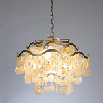 Люстра подвесная с белыми перламутровыми подвесками и изогнутыми золотистыми элементами Диаметр 60 см SHELL Chandelier варинант исполнения - 2 | Loft Concept в Тюмени