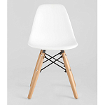 Пластиковый стул на ножках из массива бука Eames Small White варинант исполнения - 4 | Loft Concept в Тюмени