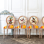 Стул бежевый в разноцветную полоску из натурального бука с изображением птиц и цветов Blooming Red Birds Colorful Stripes Chair варинант исполнения - 10 | Loft Concept в Тюмени