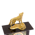 Часы настольные с декором в виде волка из натурального камня Офиокальцит Wolf Stone Clock варинант исполнения - 3 | Loft Concept в Тюмени