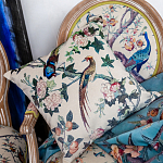Подушка декоративная с изображением птицы в саду Beige Chinoiserie Birds in the Rose Garden Cushion варинант исполнения - 3 | Loft Concept в Тюмени