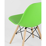 Пластиковый стул на ножках из массива бука Eames Light Green варинант исполнения - 3 | Loft Concept в Тюмени