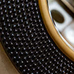 Зеркало в черной фактурной раме с золотым кантом Summon the Light варинант исполнения - 2 | Loft Concept в Тюмени