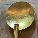 Бра с золотым круглым отражателем и открытой лампой Sun Glow Disc варинант исполнения - 4 | Loft Concept в Тюмени