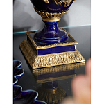 Подсвечник из темно-синего фарфора с бронзовыми элементами и цветами Eden Garden варинант исполнения - 6 | Loft Concept в Тюмени