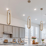 Подвесной светильник золотого цвета с двумя вытянутыми овальными рамками в форме скрепки Eurofase варинант исполнения - 8 | Loft Concept в Тюмени