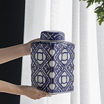 Ваза прямоугольной формы с крышкой и геометрическим узором в сине-белых цветах Blue & White Ornament  варинант исполнения - 8 | Loft Concept в Тюмени