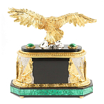 Часы настольные из натурального камня Малахит с декором в виде орла в подарочной коробке Eagle Stone Clock варинант исполнения - 4 | Loft Concept в Тюмени