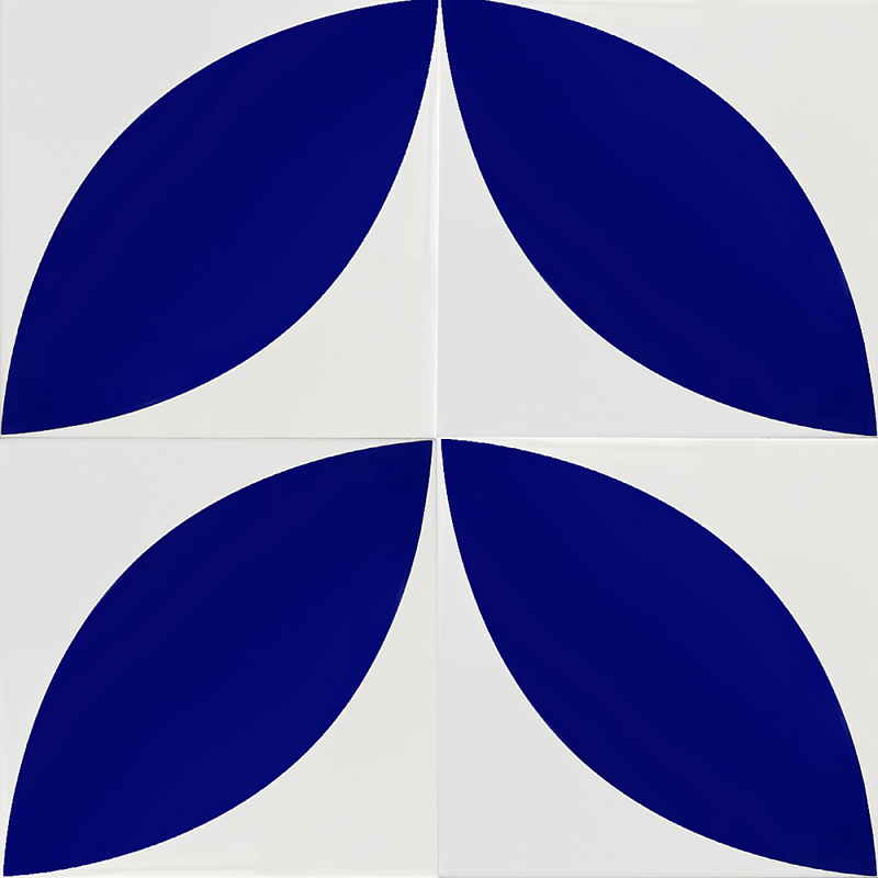 Дизайнерская плитка с узором Лепесток Синий Черный Фиолетовый в Тюмени | Loft Concept 