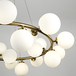 Кольцевая люстра с белыми стеклянными  плафонами в форме шара Berries Chandelier варинант исполнения - 3 | Loft Concept в Тюмени