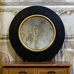 Зеркало в черной фактурной раме с золотым кантом Summon the Light варинант исполнения - 4 | Loft Concept в Тюмени