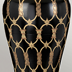 Настольная лампа с керамическим основанием с золотистым решетчатым узором и белым плиссированным абажуром Elstead Lighting варинант исполнения - 10 | Loft Concept в Тюмени