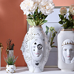 Ваза с декоративными лицами и графическими элементами в виде сердец и символов Faces of Imagination варинант исполнения - 5 | Loft Concept в Тюмени