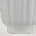 Настольная лампа с белым конусным абажуром и ребристым керамическим основанием Quintiesse варинант исполнения - 6 | Loft Concept в Тюмени