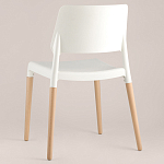 Пластиковый стул на ножках из массива бука Ferret White варинант исполнения - 5 | Loft Concept в Тюмени