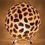 Настольная лампа из перламутра на металлическом каркасе Indonesian Circle варинант исполнения - 4 | Loft Concept в Тюмени