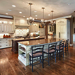 Люстра с подвесками из прозрачного стекла на кованом каркасе бронзового цвета в классическом стиле Quoizel варинант исполнения - 15 | Loft Concept в Тюмени