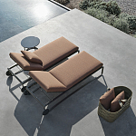 Шезлонг на металлическом каркасе с регулируемой спинкой GUELL Sunbed варинант исполнения - 2 | Loft Concept в Тюмени