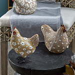 Статуэтка курица с резными белыми цветами на бежевой фактурной поверхности Rustic Chicken варинант исполнения - 4 | Loft Concept в Тюмени
