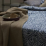 Постельное белье темно-синего цвета с рисунком Blossom Essence Sophie варинант исполнения - 7 | Loft Concept в Тюмени