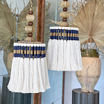 Подвесной светильник с подвесом из деревянных бусин и абажуром из кисточек Аmbiance варинант исполнения - 2 | Loft Concept в Тюмени