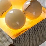 Настольная лампа с основанием из 24 выточенных сферических камней Through Stone варинант исполнения - 5 | Loft Concept в Тюмени