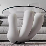 Дизайнерский журнальный стол с круглой прозрачной столешницей на белом фигурном основании Luqak варинант исполнения - 3 | Loft Concept в Тюмени