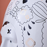 Ваза с декоративными лицами и графическими элементами в виде сердец и символов Faces of Imagination варинант исполнения - 9 | Loft Concept в Тюмени