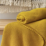 Плед из хлопка жемчужной вязки горчичного цвета Waffle Comfort варинант исполнения - 7 | Loft Concept в Тюмени