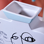 Ваза плоская белая с абстрактными черными линиями в форме лиц Faces of Imagination варинант исполнения - 6 | Loft Concept в Тюмени