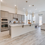 Подвесной светильник золотого цвета с двумя вытянутыми овальными рамками в форме скрепки Eurofase варинант исполнения - 7 | Loft Concept в Тюмени