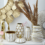 Ваза белая с рельефной поверхностью и золотыми полосами Vase Beehive варинант исполнения - 7 | Loft Concept в Тюмени
